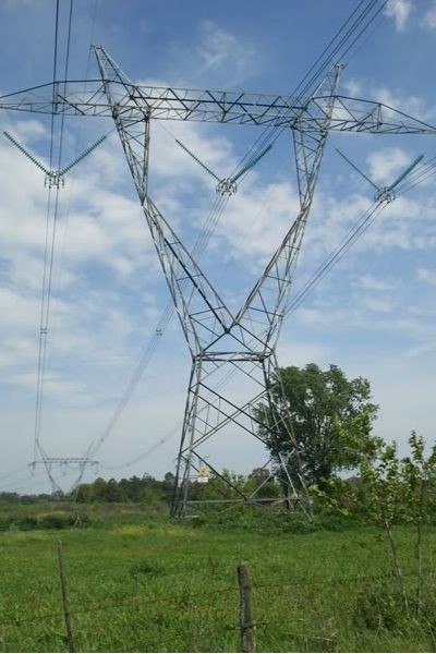 Torres autosoportadas de energa - torres autosoportadas triangulares